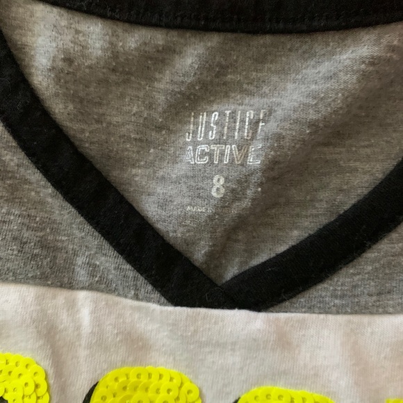 3 Girls Shirts Short sleeve graph tee, sold red long sleeve, blue Long sleeve M - Picture 3 of 9